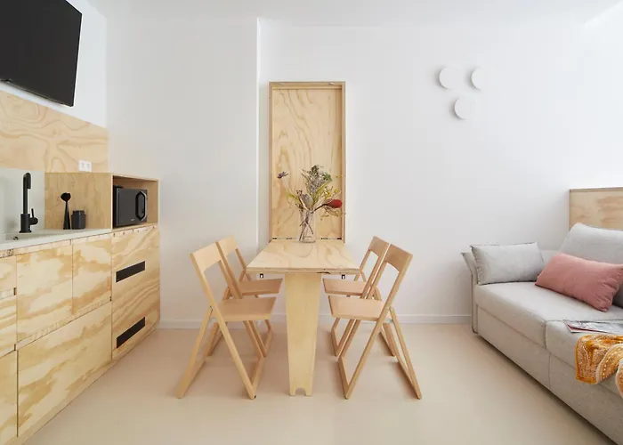 Πανσιόν Feelfree Antiguo 3*