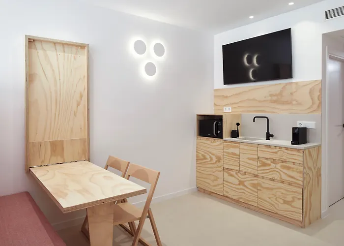 Πανσιόν Feelfree Antiguo 3*